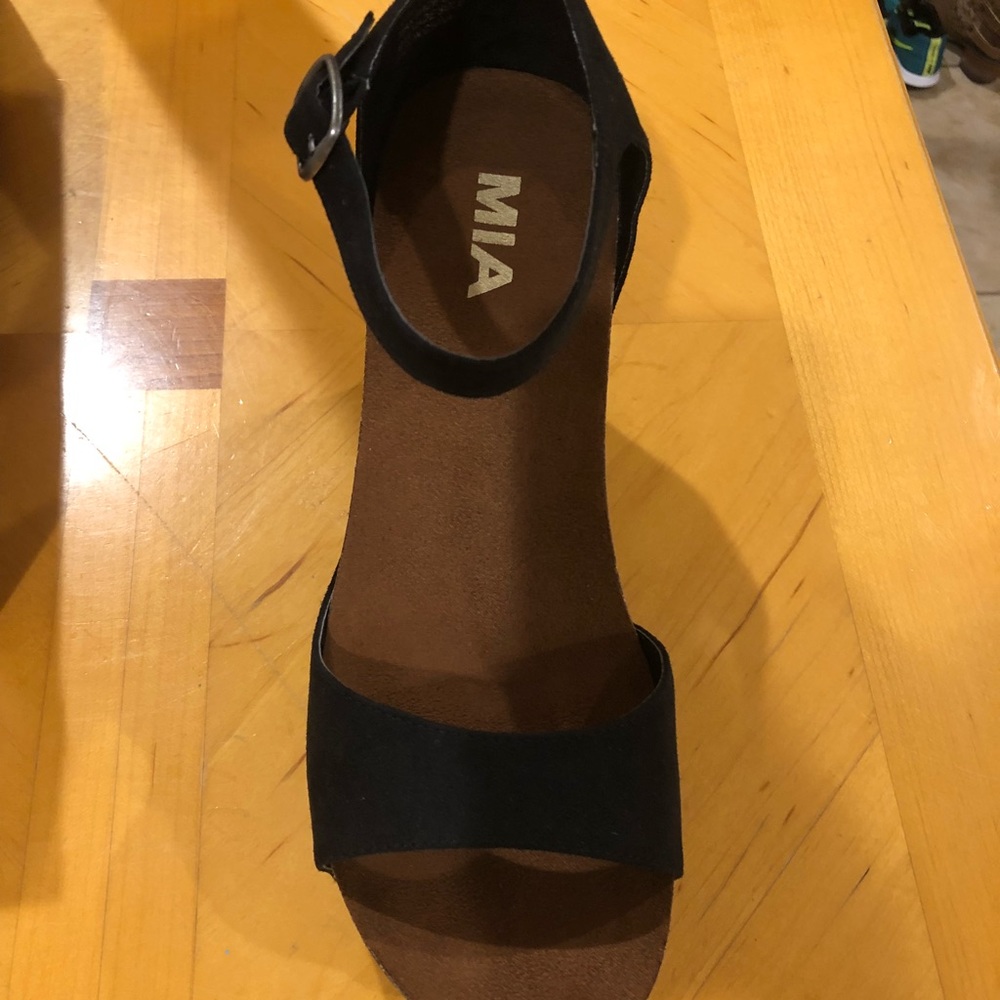 MIA wedges - Picture 3 of 5